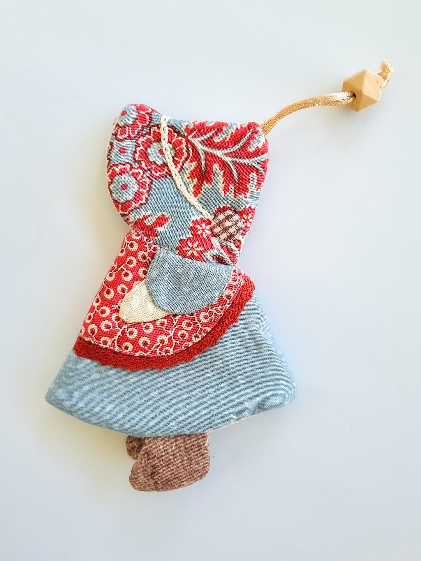 Sunbonnet SUE key holder/ FREE pattern