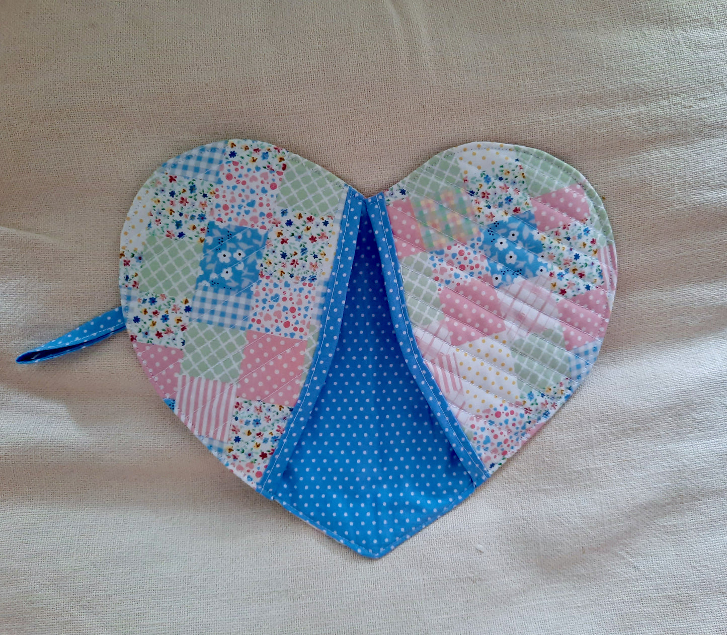 Heart Shaped Oven Mitts and Pot Holder