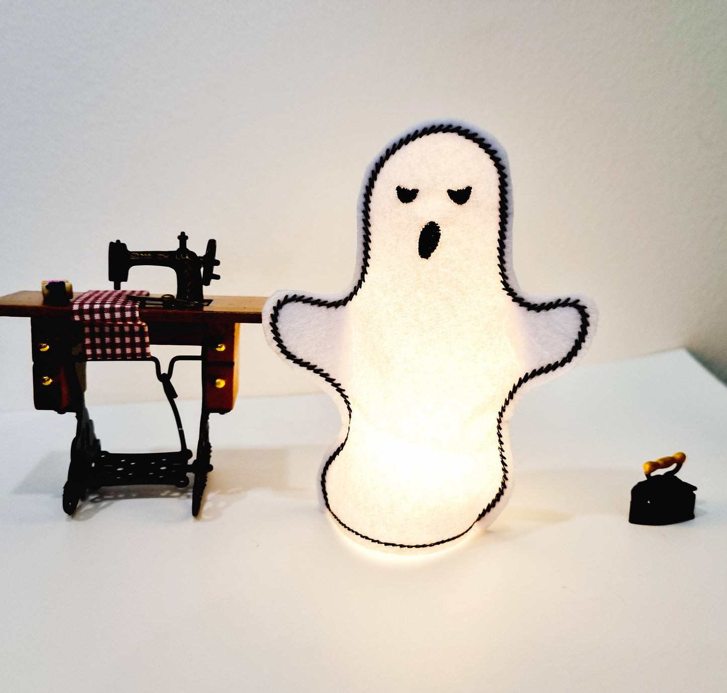 Halloween Ghost Led Candle Embroidery in the hoop