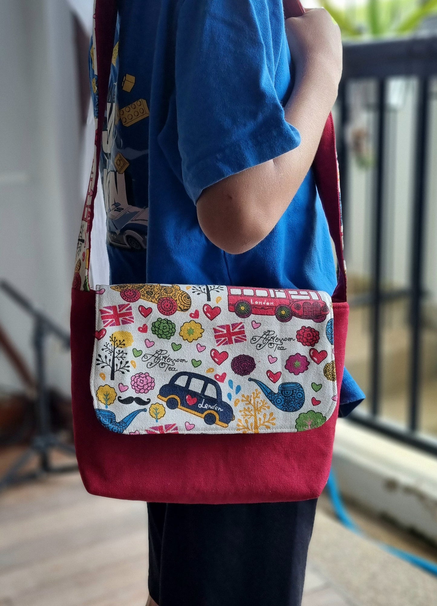 Messenger Bag Kids / Adult 2 different sizes.