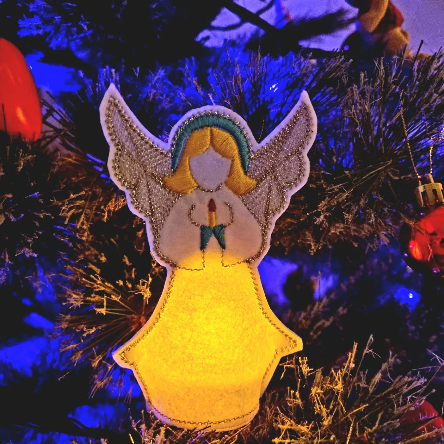 Christmas Angel Led Candle Embroidery in the hoop