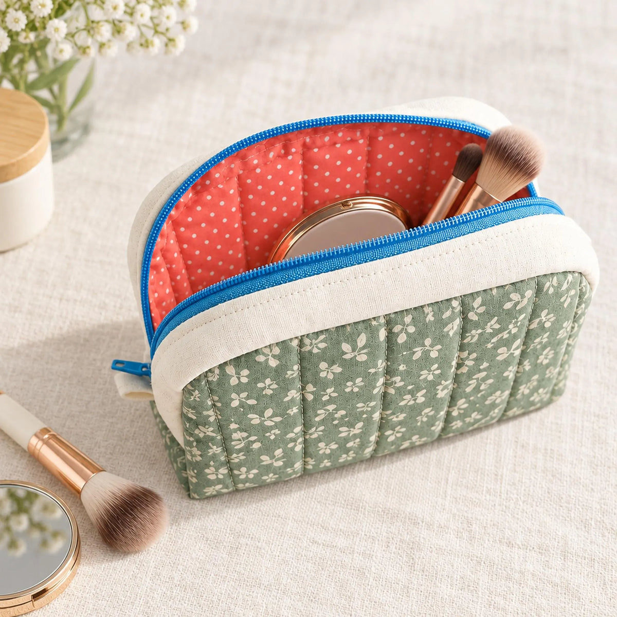 Makeup Bag Sewing Pattern PDF, Quilted Zipper Pouch in 3 Sizes S M L, Curved Cosmetic Bag and Travel Toiletry Pouch